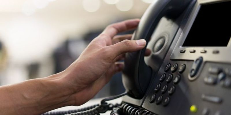 Gọi điện qua số Hotline tổng đài SANHGA88
